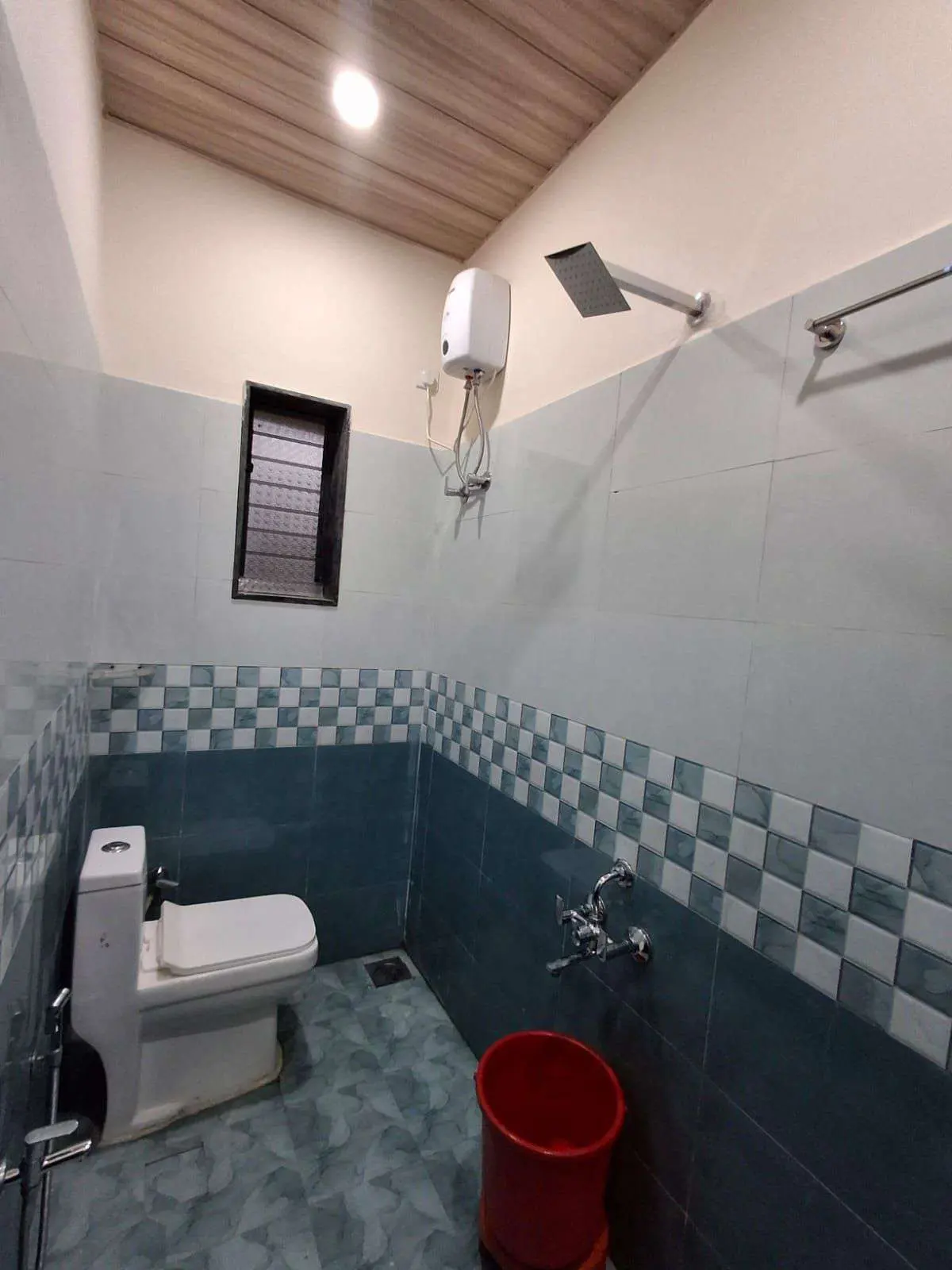Modern bathroom in Shuubh Aavishkar 2BHK Villa, a 2 BHK villa in Lonavala on rent
