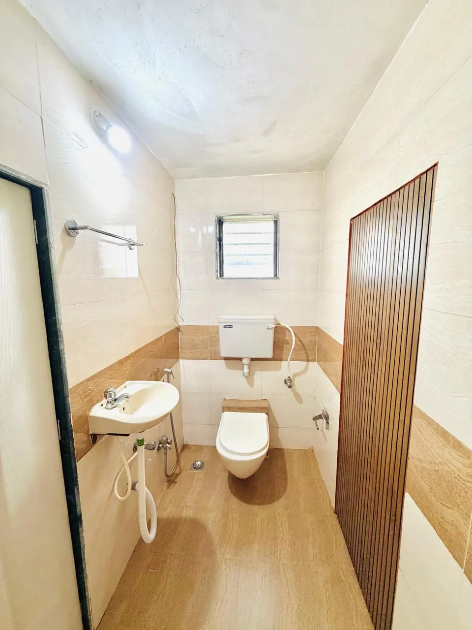 Modern bathroom in Elite Villa, a 4 BHK villa in Lonavala on rent